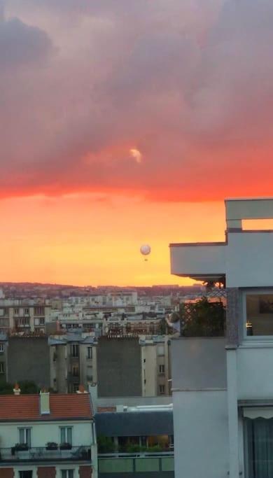 Appartement Loft With Romantic View Over The Eiffel Tower